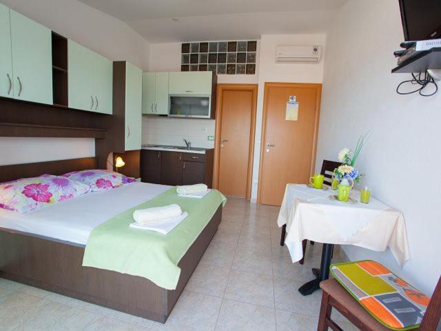 Apartmani Dana Makarska Ngoại thất bức ảnh