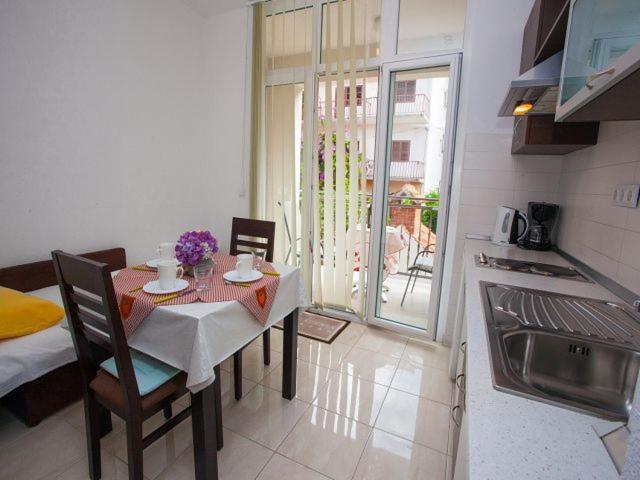 Apartmani Dana Makarska Ngoại thất bức ảnh